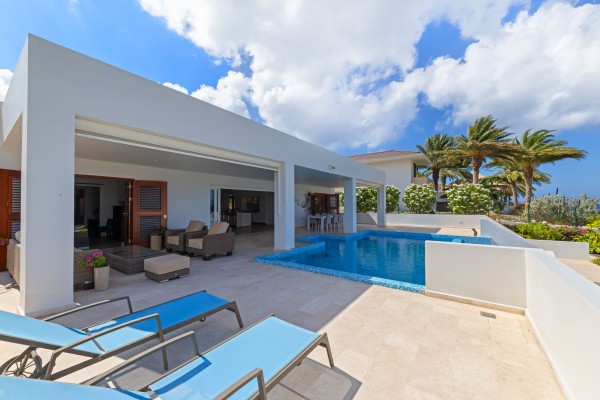 Luxury Blue Bay villa with sea view, pool & guest apartment