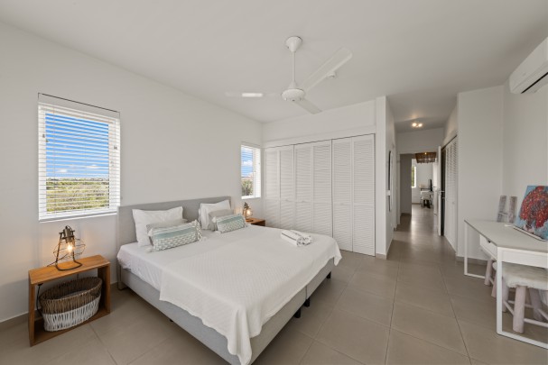 Blue Bay - Spectacular Oceanfront Penthouse