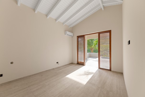 Blue Bay – High-end, luxurious newly built villa with rental potential
