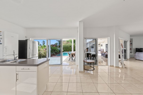 Seru Bottelier – Luxury Villa with Pool and Panoramic Salt Flats Views