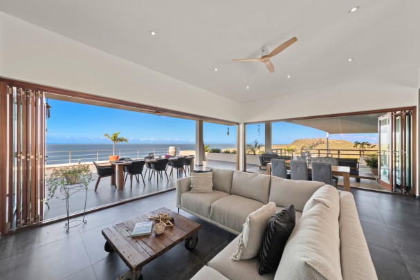 Cas Abao – Moderne 5-Slaapkamer Villa met Zeezicht