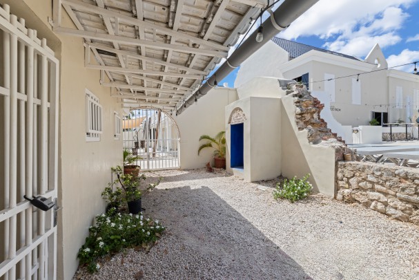 Otrobanda - Multifunctional commercial space in monumental building