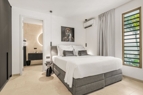 THE CAPE 6 - Exclusive apartment with sea view and private pool.