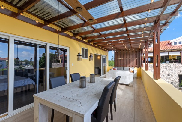 Apartment with Spacious Terrace in Vista Monta&ntilde;a