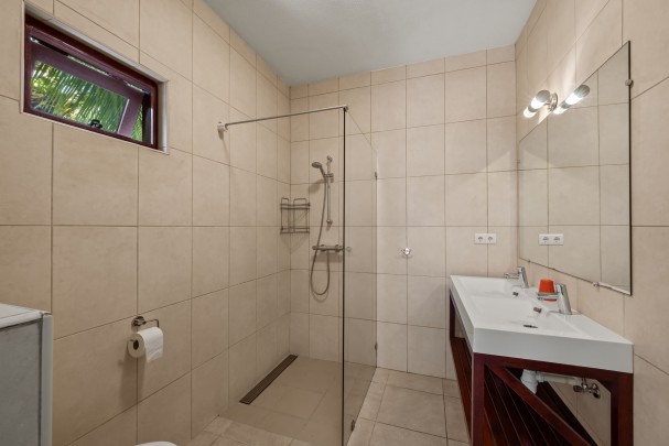 Spacious 2-bedroom apartment with large terrace in Cocolora