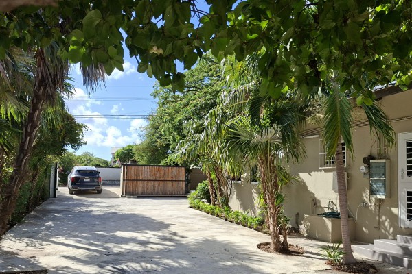 Cas Coraweg 131 – Spacious Lot with Great Potential in Prime Location
