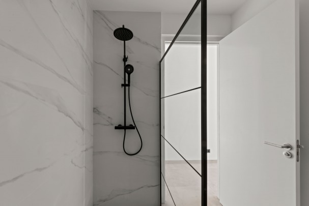 The Bank &ndash; Luxury Unfurnished 2-Bedroom Apartment for Rent