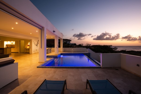 Luxury Blue Bay villa with sea view, pool & guest apartment