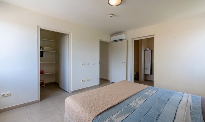 Triple Tree 29 – Unique 2-bedroom corner apartment with ocean view
