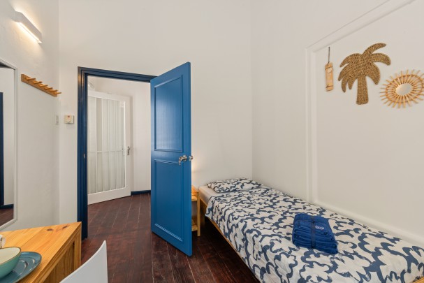 Fully operational student housing complex with 30 rooms for sale