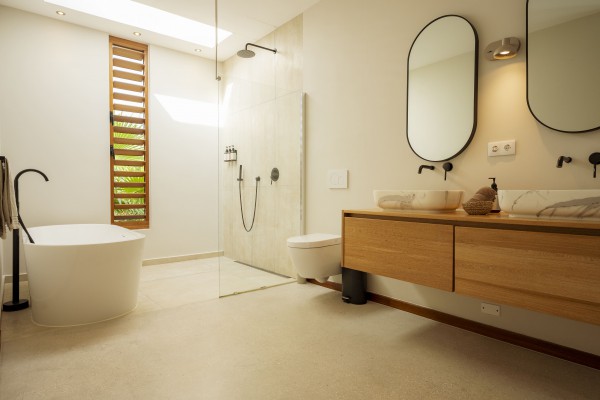 Vista Royal - Luxury villa with pool, jacuzzi & views at Jan Thiel