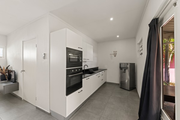 Mahaai - Appartementencomplex met Zwembad en Huurinkomsten