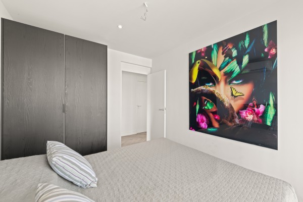 Blue Bay – Royale Villa met Zeezicht, Zwembad & 2 Appartementen