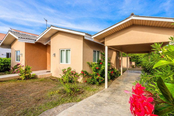 Knusse Gemeubileerde 3-Slaapkamer Villa in Sunset Heights Curaçao