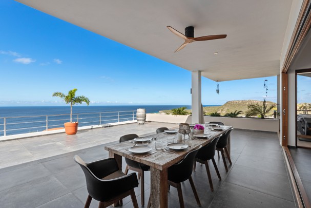 Cas Abao – Moderne 5-Slaapkamer Villa met Zeezicht