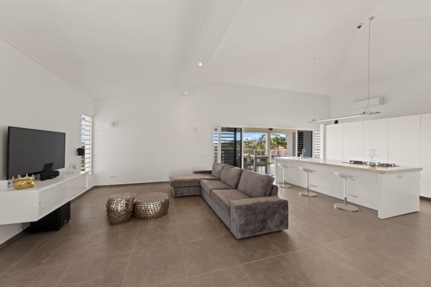 Jan Sofat – Property with Two Apartments and Spanish Water Views