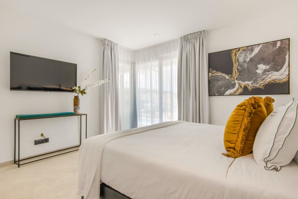 THE CAPE 6 - Exclusive apartment with sea view and private pool.