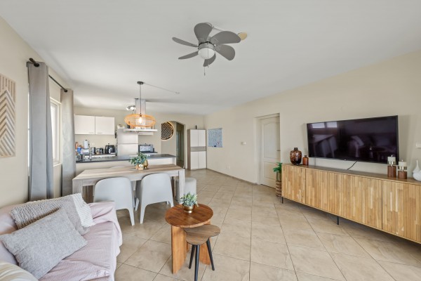 Blue Bay – Spacious Apartment with Sea View in Residence Le Bleu
