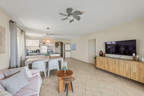 Blue Bay &ndash; Spacious Apartment with Sea View in Residence Le Bleu