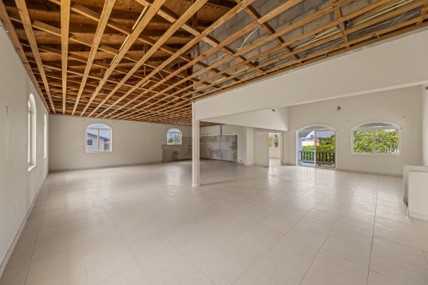 Cas Grandi &ndash; Spacious fixer-upper with apartment in a quiet location