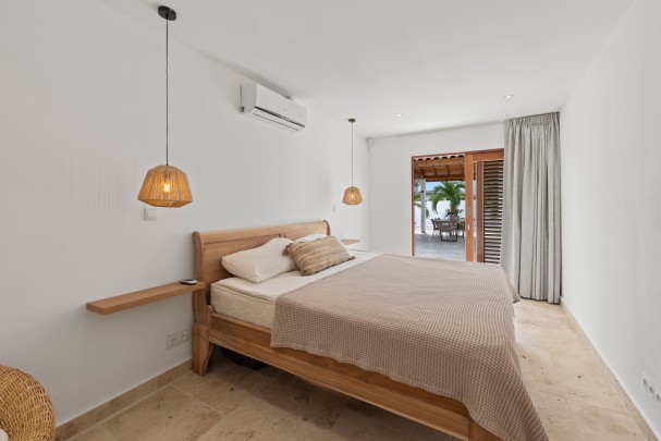 Julianadorp - Modern renovated detached villa with swimming pool