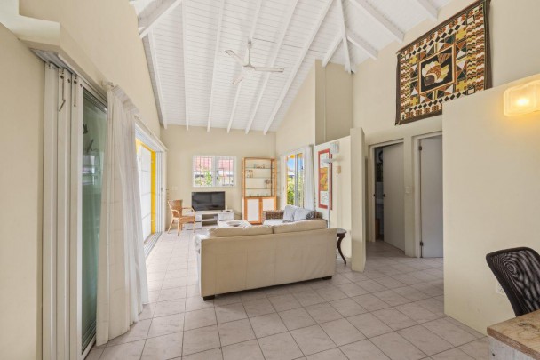 Montaña - Recompensa Park Detached 2-Bedroom Bungalow with Studio