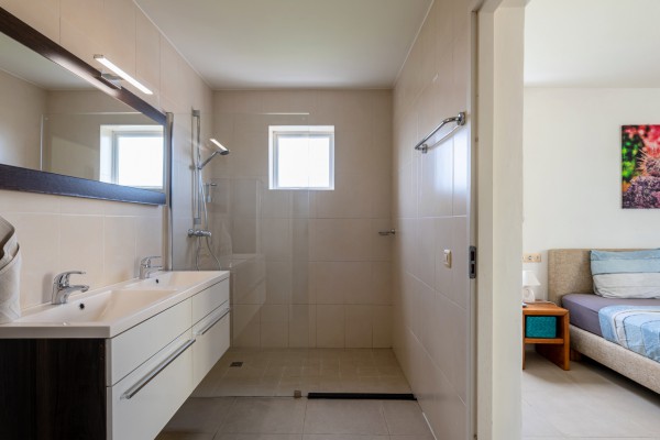 Triple Tree 29 – Unique 2-bedroom corner apartment with ocean view