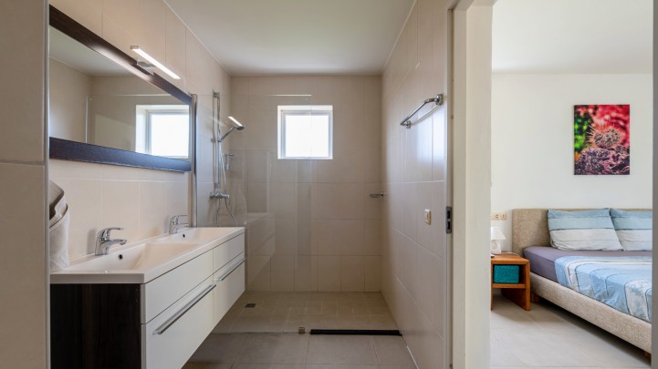 Triple Tree 29 – Unique 2-bedroom corner apartment with ocean view