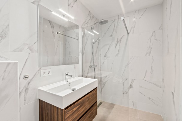 Blue Bay The Breeze – Luxury Newly Built 2-bedroom Apartment with Pool