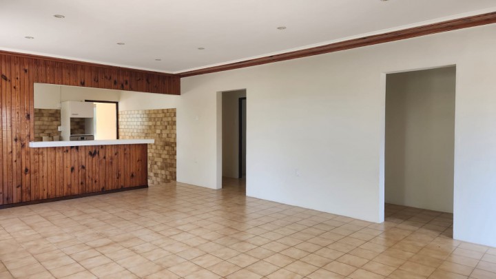 Elevated 4-Bedroom Home in Rooi Santu with Ocean Views