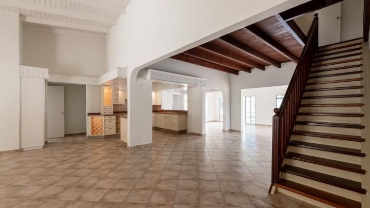 Ruime 4-slaapkamer villa met zwembad in Jan Doret