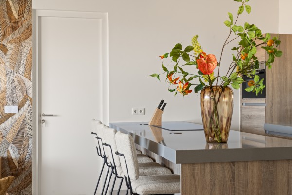 Blue Bay-Luxuriously furnished new-build penthouse in a prime location