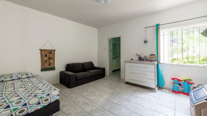 Royal Palm – Ruim appartement met zeezicht en balkon