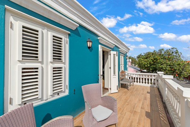 Otrobanda – Stylish 2-bedroom apartments with plunge pool