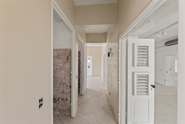 Otrobanda - Multifunctional commercial space in monumental building