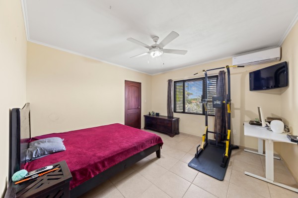 Blue Bay – Grote villa met twee ruime appartementen