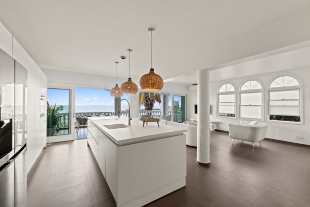 Ocean Resort &ndash; Ruim Luxe Gemeubileerd Appartement met Zeezicht