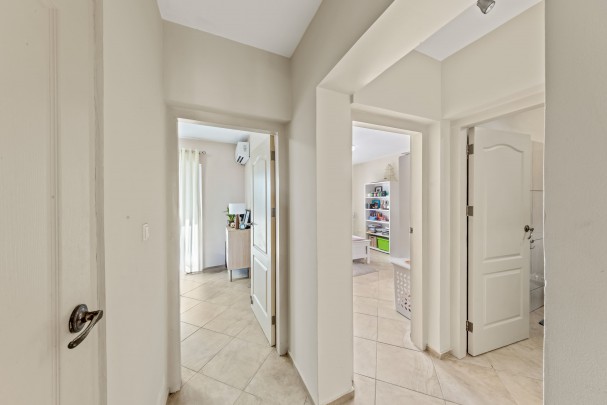 Blue Bay &ndash; Spacious Apartment with Sea View in Residence Le Bleu