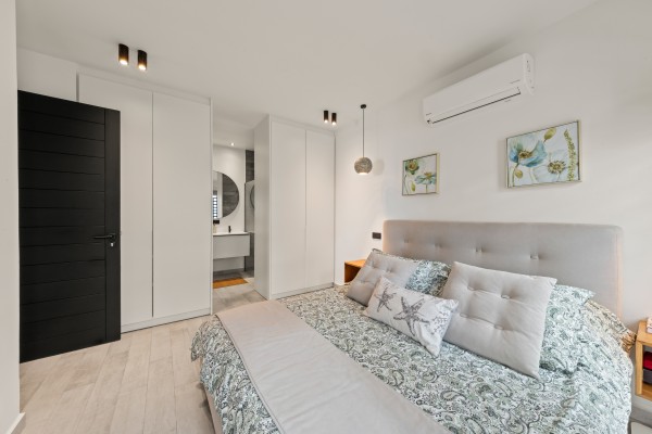 BLUE BAY – Luxury apartment in the Reef with two bedrooms and sea view