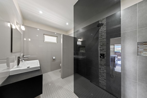 Blue Bay BO 4 &ndash; Elegant villa with unique views over the golf course