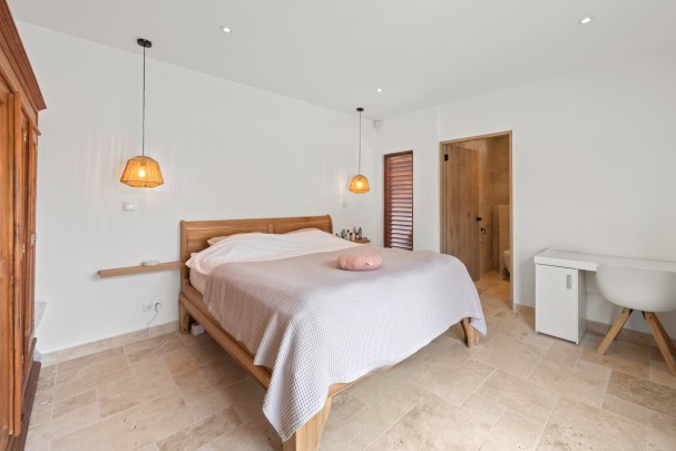 Julianadorp - Modern renovated detached villa with swimming pool