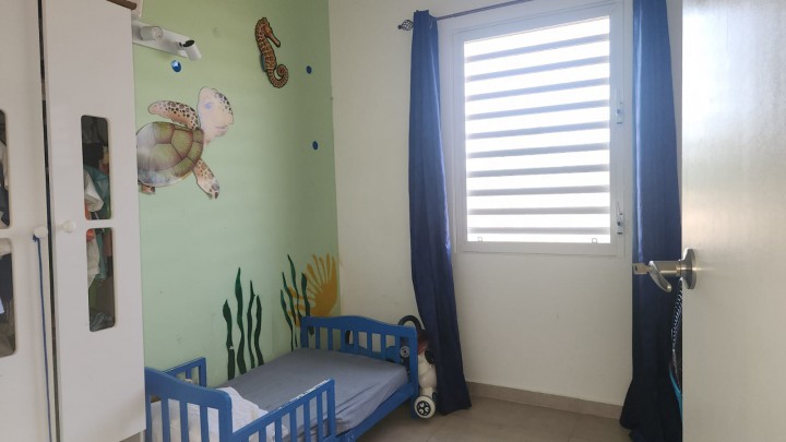 Comfortabele moderne woning met twee slaapkamers en tuinruimte