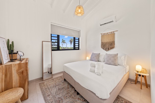 Luxury penthouse in gated resort with pool – Jan Thiel