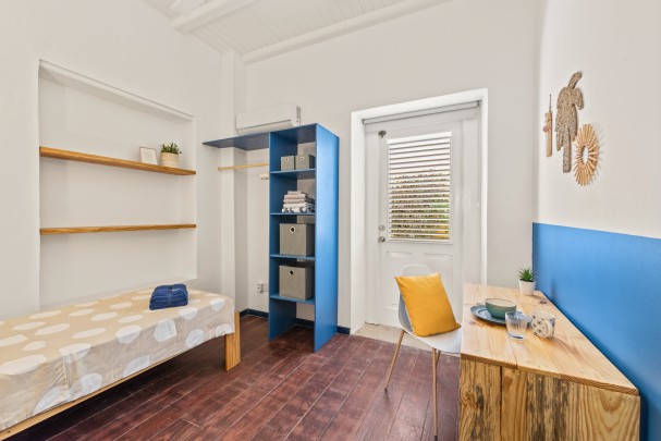 Fully operational student housing complex with 30 rooms for sale