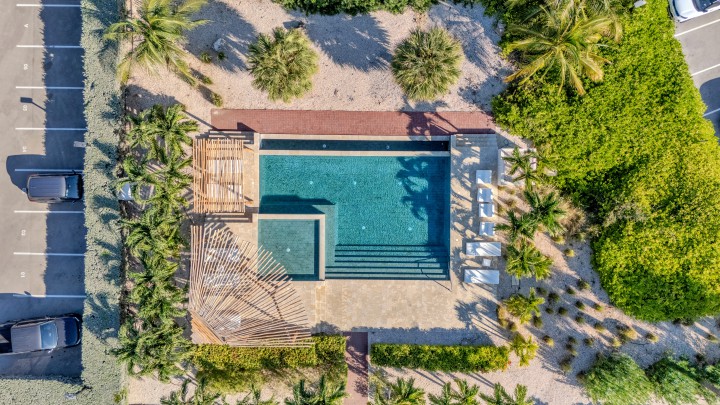 Blue Bay – Greenview Apartment with Excellent Rental Potential