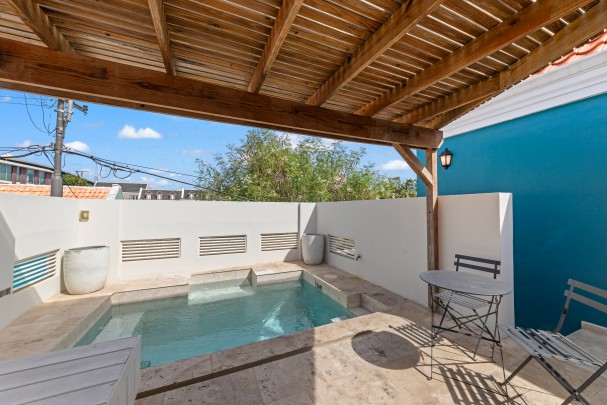 Otrobanda – Stylish 2-bedroom apartments with plunge pool
