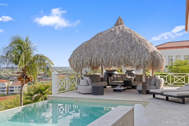 Blue Bay – Exclusive villa met adembenemend uitzicht  