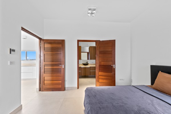 Jan Sofat luxe villa met 2 appartementen & panoramisch uitzicht