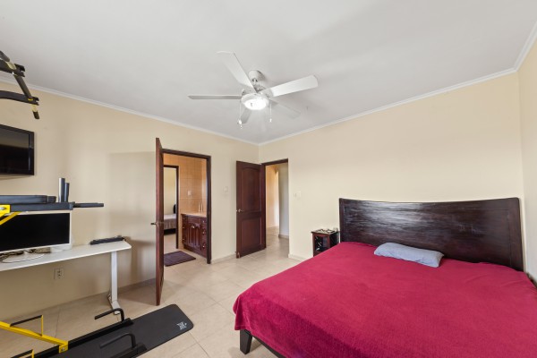 Blue Bay – Grote villa met twee ruime appartementen