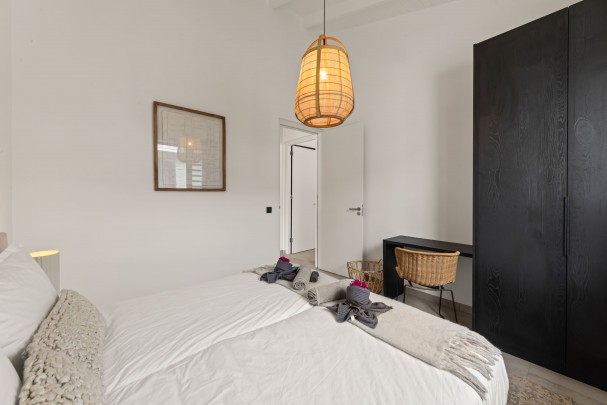 The Bank &ndash; Furnished 2-Bedroom Upper-Level Apartment